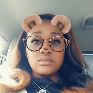 Meet your Posher, Carrie